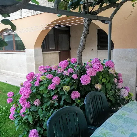公寓 100m2, Full Opremljen, Privatni Parking.