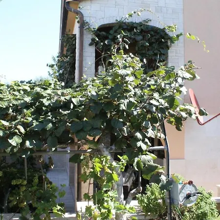 100m2, Full Opremljen, Privatni Parking. Apartment *