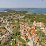 Apartment 100m2, Full Opremljen, Privatni Parking. Pula
