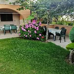 100m2, Full Opremljen, Privatni Parking. * Pula