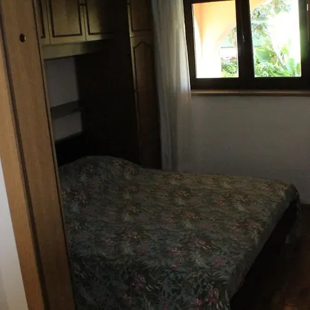 Appartamento 100m2, Full Opremljen, Privatni Parking. Pola