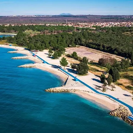 Lejlighed 100m2, Full Opremljen, Privatni Parking.