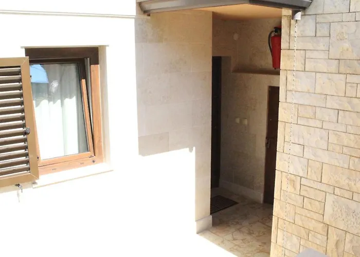 100m2, Full Opremljen, Privatni Parking. *