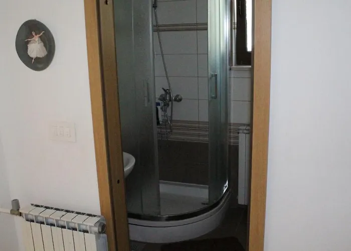 100m2, Full Opremljen, Privatni Parking. Pola