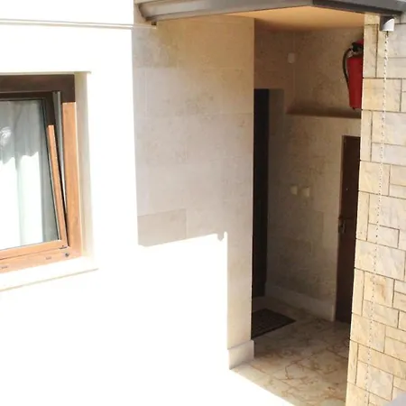 100m2, Full Opremljen, Privatni Parking. *