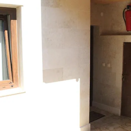 100m2, Full Opremljen, Privatni Parking. Pula